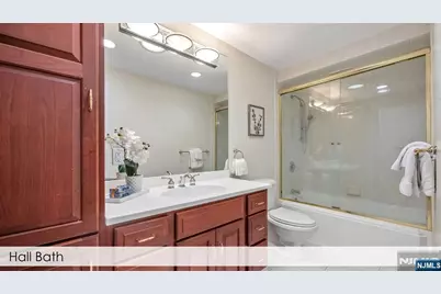 112 Edgewood Road, Allendale, NJ 07401 - Photo 18