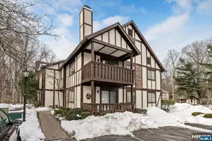 707 Thoreau Ct, Mahwah, NJ 07430 - Photo 2