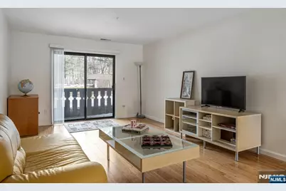 707 Thoreau Court, Mahwah, NJ 07430 - Photo 4