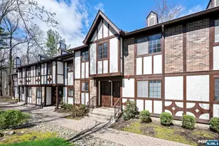 707 Thoreau Ct, Mahwah, NJ 07430 - Photo 2