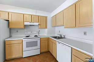 1111 River Road C6, Edgewater, NJ 07020 - Photo 6