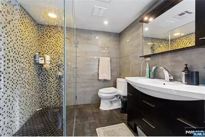 74 Spring Avenue, Bergenfield, NJ 07621 - Photo 20