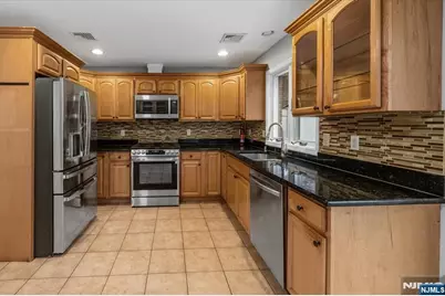 178 Undercliff Avenue, Edgewater, NJ 07020 - Photo 6