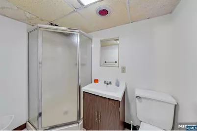 712 Meyer Avenue, Lyndhurst Township, NJ 07071 - Photo 26