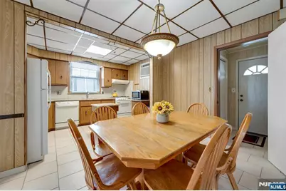 712 Meyer Avenue, Lyndhurst Township, NJ 07071 - Photo 8