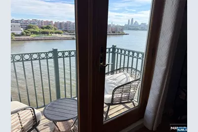 242 The Promenade 242 #242, Edgewater, NJ 07020 - Photo 10