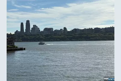 242 The Promenade 242 #242, Edgewater, NJ 07020 - Photo 18