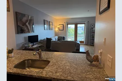 242 The Promenade 242 #242, Edgewater, NJ 07020 - Photo 6