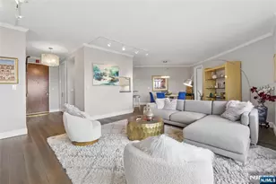 100 Carlyle Dr 9Es, Cliffside Park, NJ 07010 - Photo 2