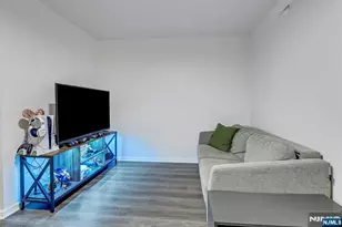 285 Aycrigg Ave 5C, Passaic, NJ 07055 - Photo 16