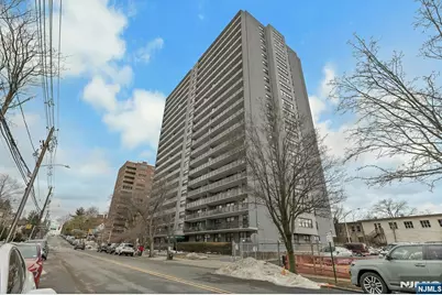 285 Aycrigg Avenue 5C #5C, Passaic, NJ 07055 - Photo 1