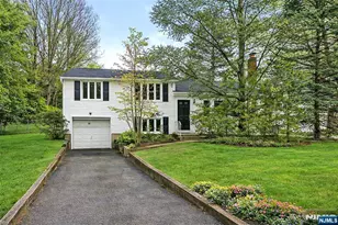 44 Knickerbocker Rd, Cresskill, NJ 07626 - Photo 2