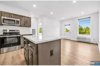 315 Railroad Avenue 204 #204, East Rutherford, NJ 07073 - Photo 6