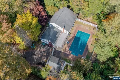 75 Cherokee Avenue, Allendale, NJ 07401 - Photo 2