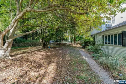 75 Cherokee Avenue, Allendale, NJ 07401 - Photo 24