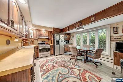 75 Cherokee Avenue, Allendale, NJ 07401 - Photo 6