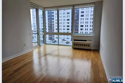 807 Hudson Park, Edgewater, NJ 07020 - Photo 4