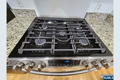 807 Hudson Park, Edgewater, NJ 07020 - Photo 6