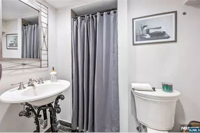 534 Brandon Place, Cliffside Park, NJ 07010 - Photo 32