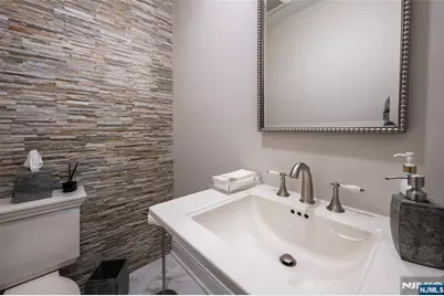 534 Brandon Place, Cliffside Park, NJ 07010 - Photo 18