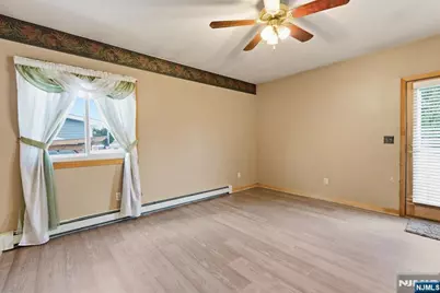 179 Fern Avenue, Lyndhurst Township, NJ 07071 - Photo 14