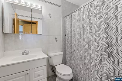 179 Fern Avenue, Lyndhurst Township, NJ 07071 - Photo 18