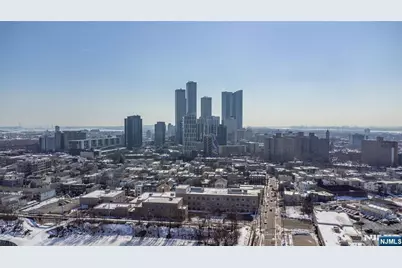 787 Summit Avenue 11 #11, Jersey City, NJ 07307 - Photo 32