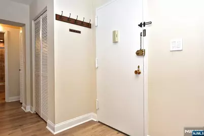 9060 Palisade Avenue 1003 #1003, North Bergen, NJ 07047 - Photo 10