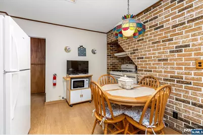 7 Delafield Avenue, Rutherford, NJ 07070 - Photo 8