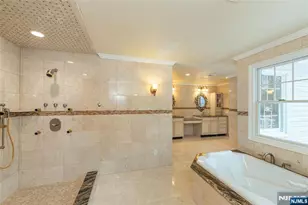 5 Pin Oak, West Caldwell, NJ 07006 - Photo 24