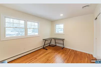 5 Pin Oak, West Caldwell, NJ 07006 - Photo 34