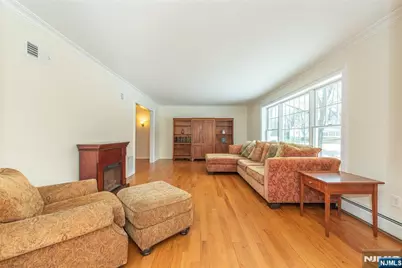 5 Pin Oak, West Caldwell, NJ 07006 - Photo 14