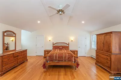 5 Pin Oak, West Caldwell, NJ 07006 - Photo 22