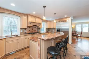 5 Pin Oak, West Caldwell, NJ 07006 - Photo 10