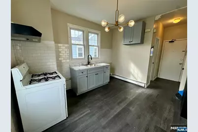 318 Ampere Parkway 2nd Floor #2nd Floor, Bloomfield, NJ 07003 - Photo 2