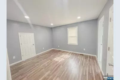 413 S 16th Street, Newark, NJ 07103 - Photo 8