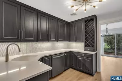 153 Oldwoods Court, Mahwah, NJ 07430 - Photo 10