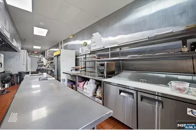 7-09 Fair Lawn Avenue, Fair Lawn, NJ 07410 - Photo 4