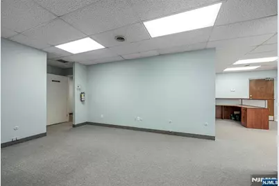 573 Valley Road 5 #5, Wayne, NJ 07470 - Photo 10