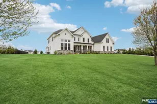 281 Crescent Ave, Mahwah, NJ 07430 - Photo 2