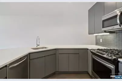 1 Executive Drive 408 #408, Fort Lee, NJ 07024 - Photo 10