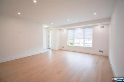 28 Prospect Street, Palisades Park, NJ 07650 - Photo 8