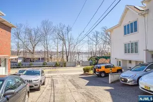 1462B River Rd, Edgewater, NJ 07020 - Photo 2