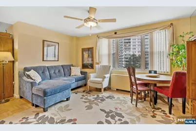 2000 Linwood Avenue 5A #5A, Fort Lee, NJ 07024 - Photo 2