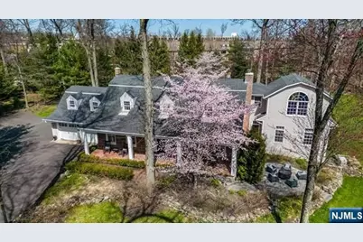 202 Chestnut Ridge Road, Saddle River, NJ 07458 - Photo 2