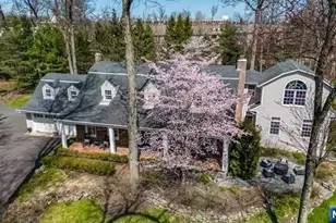 202 Chestnut Ridge Rd, Saddle River, NJ 07458 - Photo 2