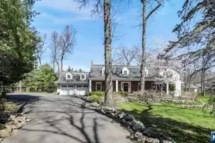 202 Chestnut Ridge Rd, Saddle River, NJ 07458 - Photo 4