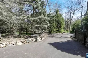 202 Chestnut Ridge Rd, Saddle River, NJ 07458 - Photo 4