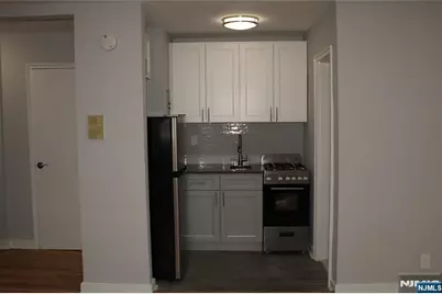 819 Bloomfield Avenue 10 #10, Montclair, NJ 07042 - Photo 6