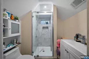 51 Garden St, Teaneck Township, NJ 07666 - Photo 16